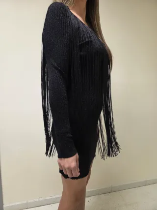Vestido fiesta negro con flecos