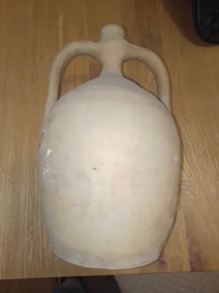 Anfora antica in terracotta