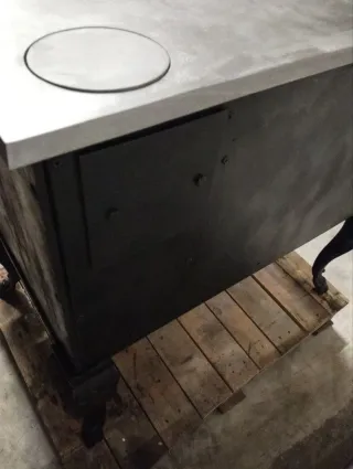 Cocina de leña Lacunza Negra y Dorada