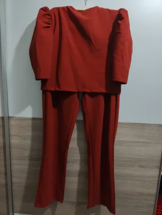 Traje de mujer talla L color teja