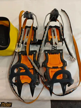 Piolet 65cm e ramponi Petzl