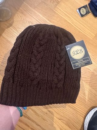 Gorro JLS marrón tejido