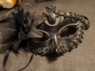 Elegante Máscara Colombina Negra