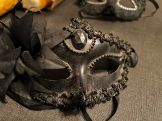 Elegante Máscara Colombina Negra