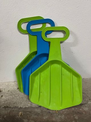 Trineos pala nieve (2 verdes, 1 azul)