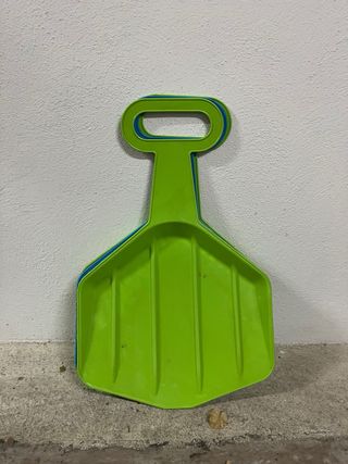 Trineos pala nieve (2 verdes, 1 azul)