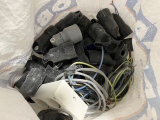 Cabezales de enchufe y cableado eléctrico