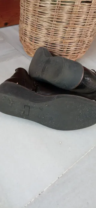 Botines de mujer con cuña negros