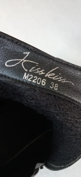 Botines de mujer con cuña negros