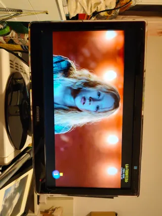 TV Samsung 24 Negra y Azul