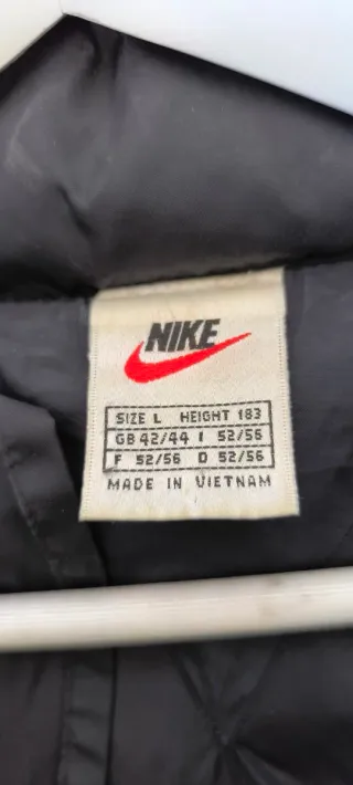 Chaqueta Nike acolchada logo bordado Talla L