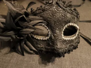 Elegante máscara veneciana Colombina