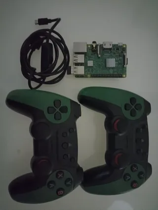 Raspberry Pi 3 + 2 Mandos