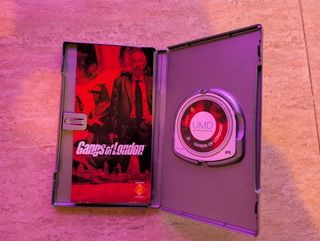 Lote 2 Giochi PSP: FIFA 08 + Gangs of London