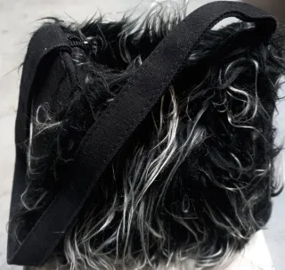 Borsetta in pelliccia sintetica