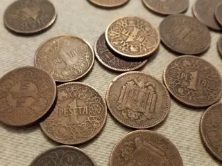 33 Monedas 1 Peseta 1944