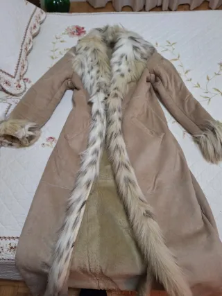 Abrigo piel beige talla 42