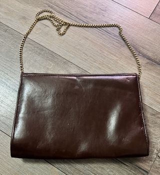 Bolso de mano vintage marrón con cadena