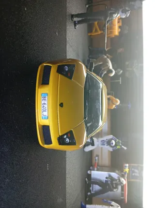 Burago Lamborghini Murciélago 1/18 Amarillo