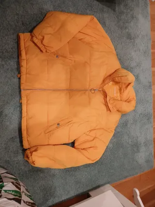 Plumas Pull&Bear amarillo talla S