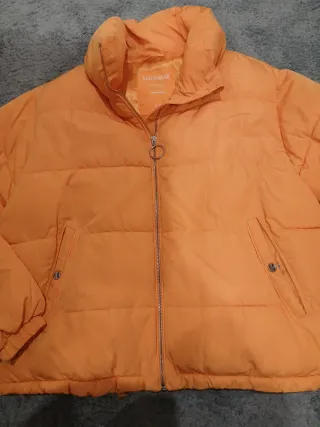 Plumas Pull&Bear amarillo talla S