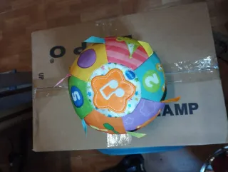 Pelota de tela VTech con música y números