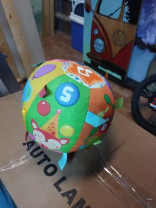 Pelota de tela VTech con música y números