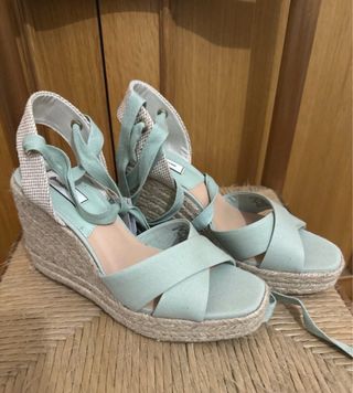 Sandalias Stradivarius cuña esparto atadas