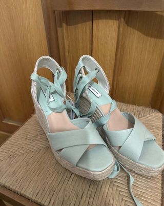 Sandalias Stradivarius cuña esparto atadas