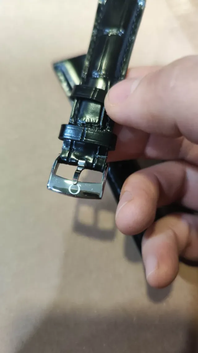 Pulseiras Omega de Couro Preto 19mm