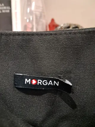 Falda lápiz Morgan negra con cinturón