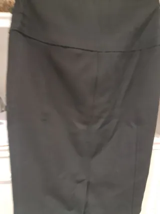 Falda lápiz Morgan negra con cinturón