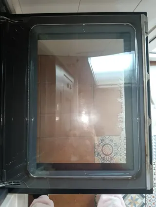 Horno con cristal interior roto