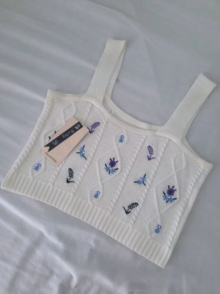Top sin mangas. Nuevo sin estrenar y con etiqueta.