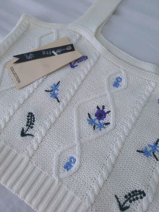 Top sin mangas. Nuevo sin estrenar y con etiqueta.