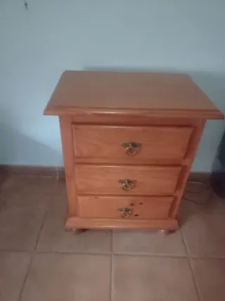 Mesilla de noche de madera