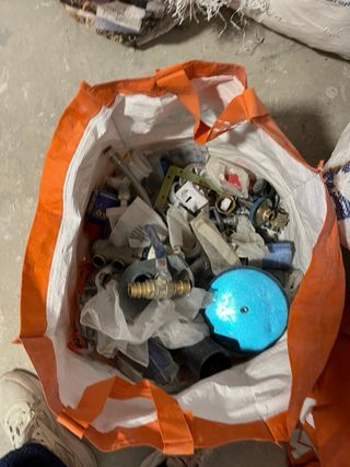 Lote fontanería: sifones, codos, etc.