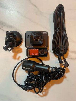 Cámara de coche Navitel R250 Dual + tarjeta microS