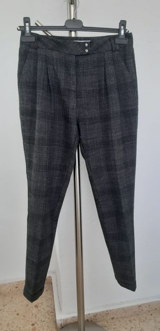 Pantalones de pinza. Nuevos. De mujer. Muy calenti