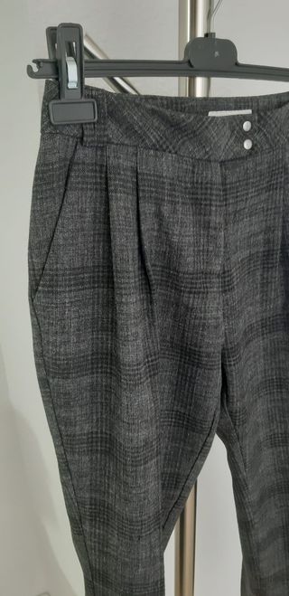 Pantalones de pinza. Nuevos. De mujer. Muy calenti
