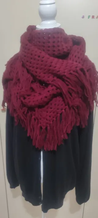 Sciarpone triangolare uncinetto con frange