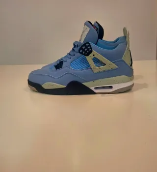 Air Jordan 4 Retro University Blue Talla 44.5 DS