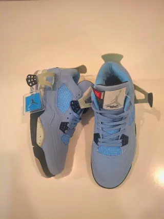 Air Jordan 4 Retro University Blue Talla 44.5 DS