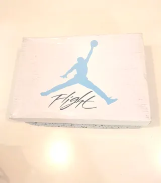 Air Jordan 4 Retro University Blue Talla 44.5 DS