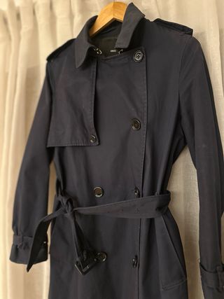 Gabardina azul Mango