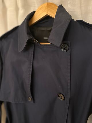 Gabardina azul Mango