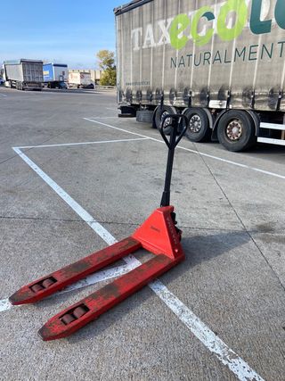 Transpaleta 2500kg casi nueva