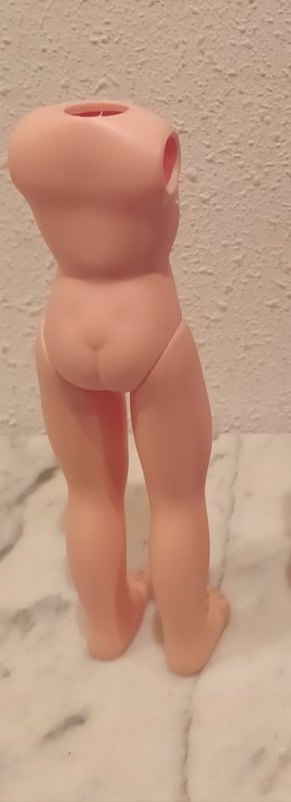 Cuerpo de muñeca Lesly.