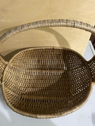 Cestino in vimini con manico