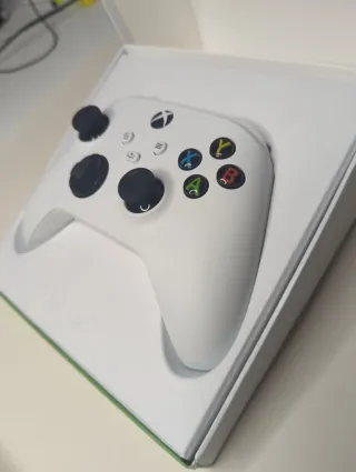 Xbox Wireless Robot White